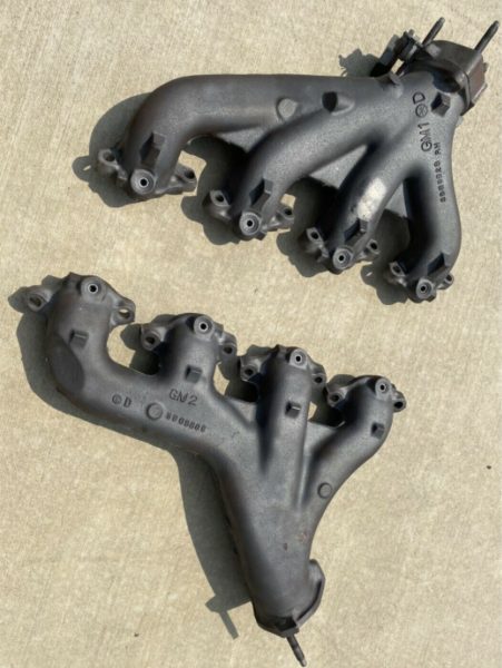 3969869 & 3880828-Chey Big Block Corvette Exhaust Manifold